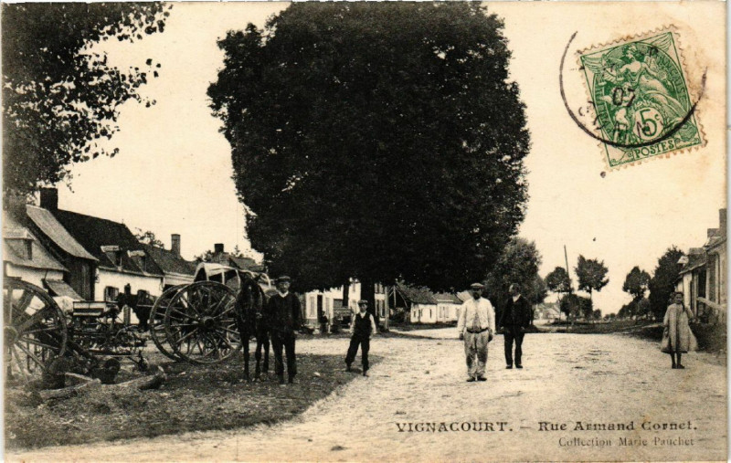 Carte postale ancienne Vignacourt - Rue Armand Cornet à Vignacourt