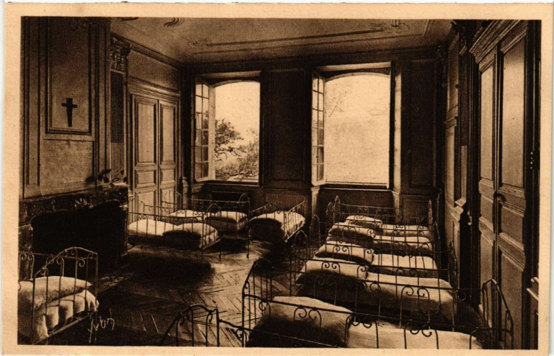 Carte postale ancienne Preventorium de Valloires - Un Dortoir