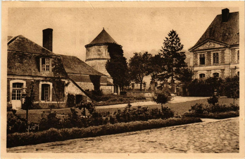 Carte postale ancienne Preventorium de Valloires - Cour d'Honneur et Communs