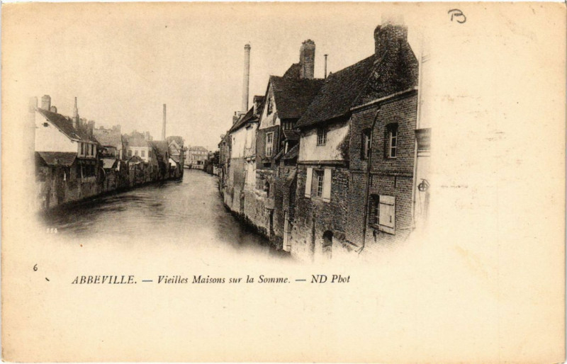 Carte postale ancienne Abbeville - Vieilles Maisons sur la Somme à Abbeville