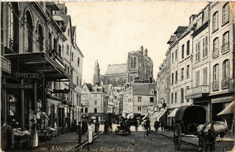 Carte postale ancienne Abbeville - La Rue Alfred Cendre à Abbeville