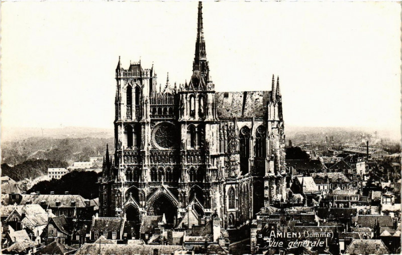 Carte postale ancienne Amiens - Vue générale à Amiens