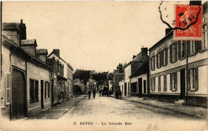 Carte postale ancienne Boves - La Grande Rue à Boves