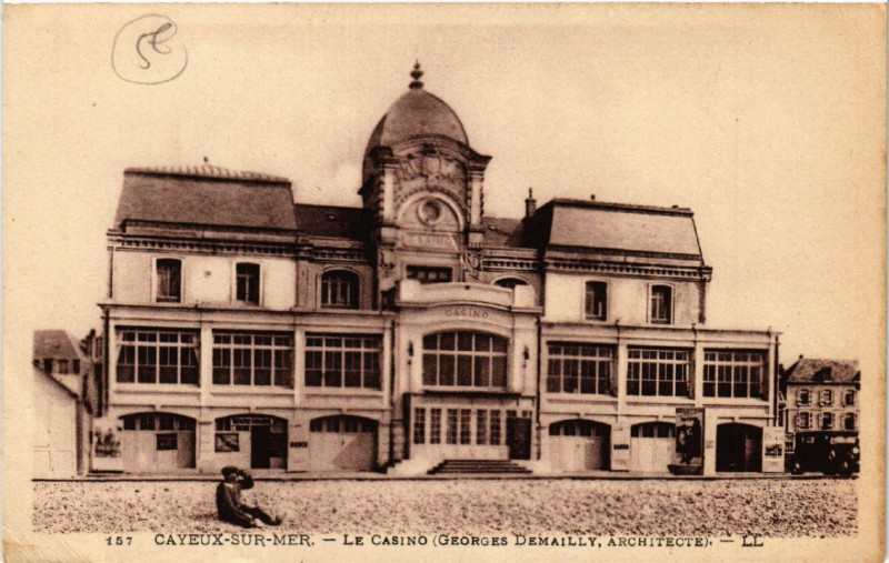 Carte postale ancienne Cayeux-sur-Mer - Le Casino (Georhes Demailly architecte) à Cayeux-sur-Mer