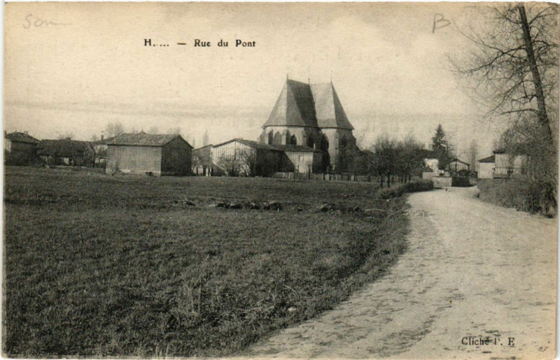 Carte postale ancienne H.... - Rue du Pont à Rue