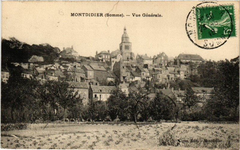 Carte postale ancienne Montdidier - Vue générale à Montdidier