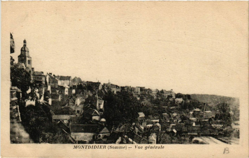 Carte postale ancienne Montdidier - Vue générale à Montdidier