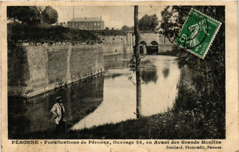 Carte postale ancienne Peronne - Fortifications de Peronne Ouvrage 34 en avant des... à Péronne