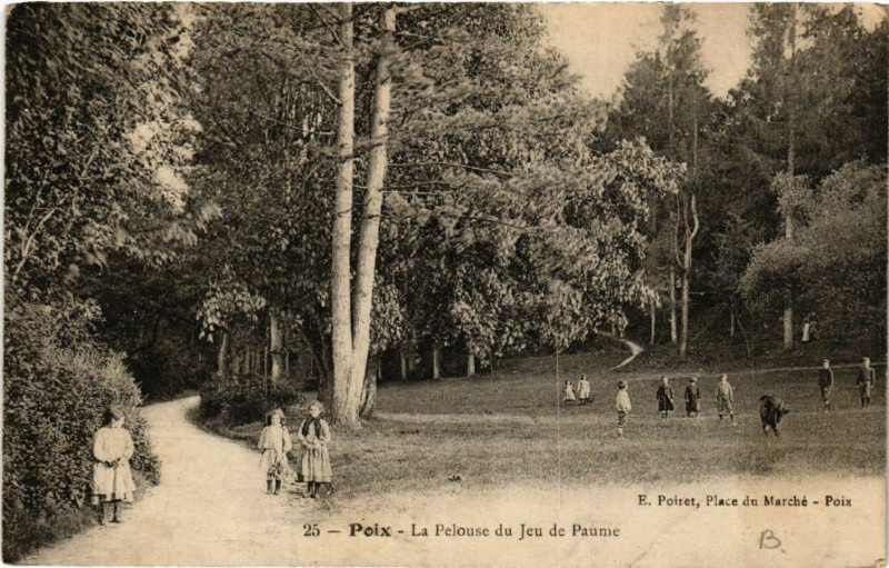 Carte postale ancienne Poix - La Pelouse du Jeu de Paume