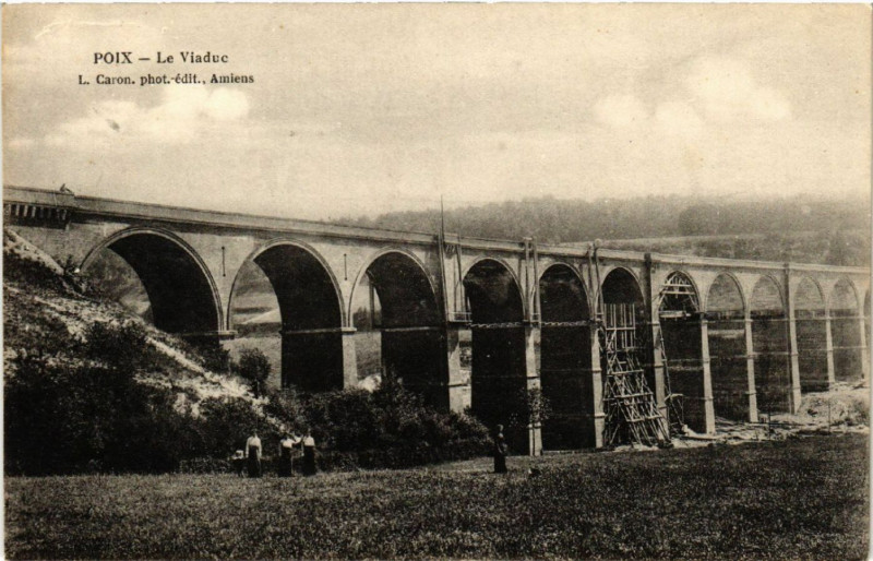 Carte postale ancienne Poix - Le Viaduc
