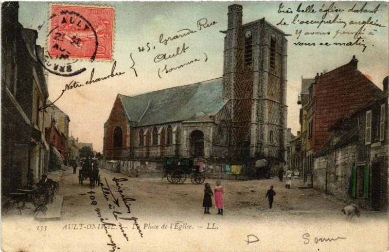Carte postale ancienne Ault-Onival - Le Place de l'Eglise à Ault