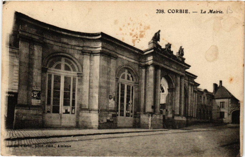 Carte postale ancienne Corbie - Mairie à Corbie