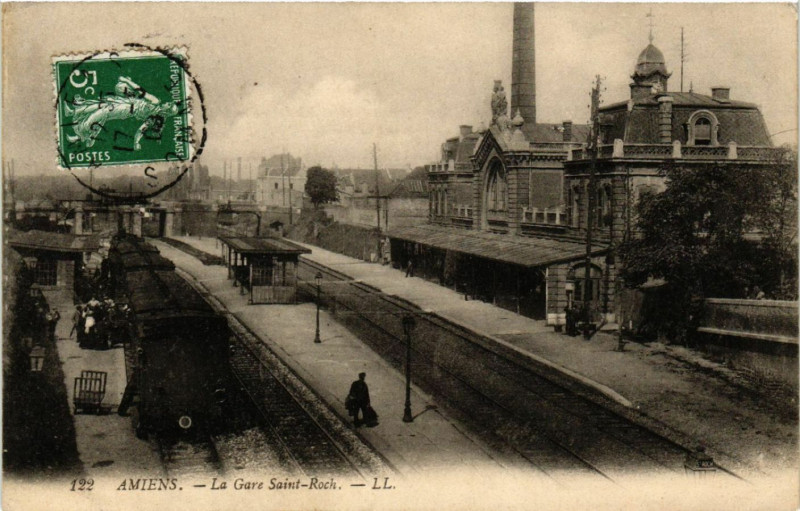 Carte postale ancienne Amiens - La Gare Saint-Roch à Amiens