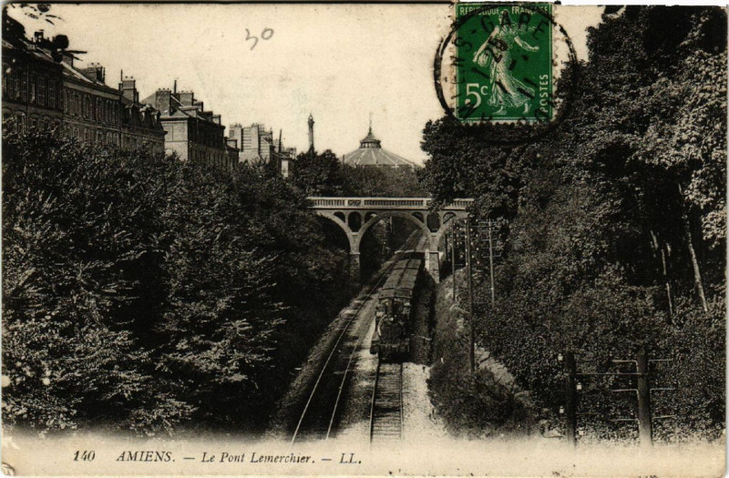 Carte postale ancienne Amiens - Le Pont Lemerchier à Amiens