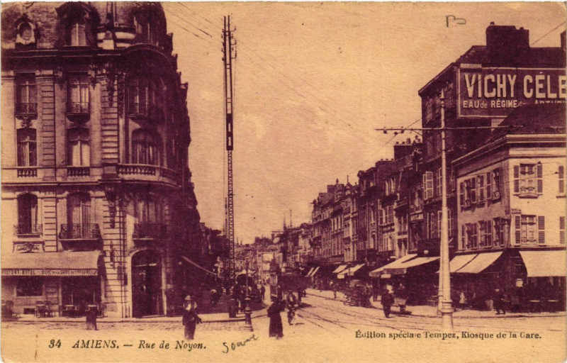 Carte postale ancienne Amiens - Rue de Noyon à Amiens