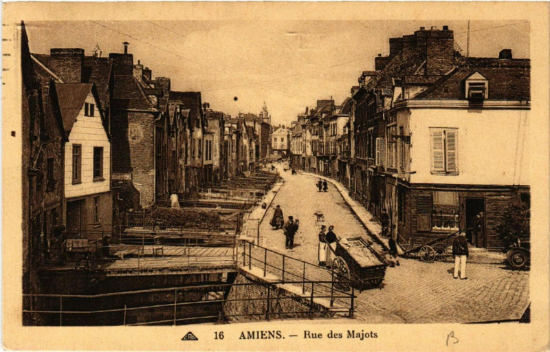 Carte postale ancienne Amiens - Rue des Majots à Amiens