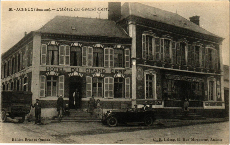 Carte postale ancienne Acheux - L'Hotel du Grand Cerf