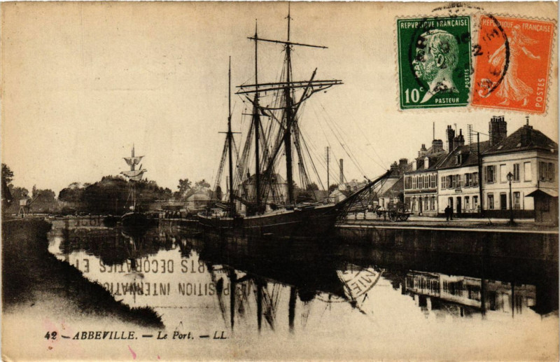 Carte postale ancienne Abbeville - Le Port à Abbeville