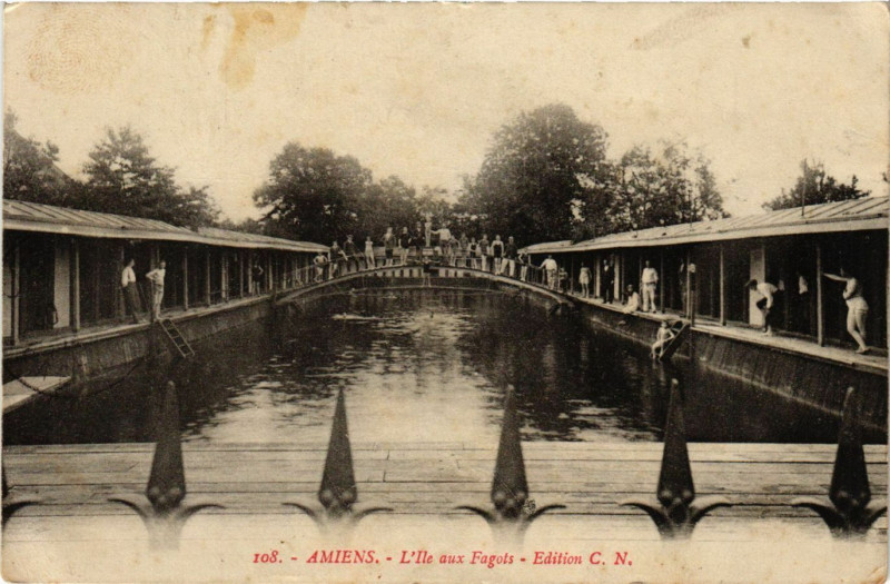 Carte postale ancienne Amiens - L'Ile aux Fagots à Amiens