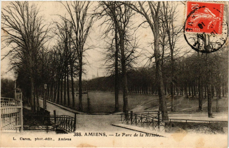 Carte postale ancienne Amiens - Le Parc de la Holoie à Amiens