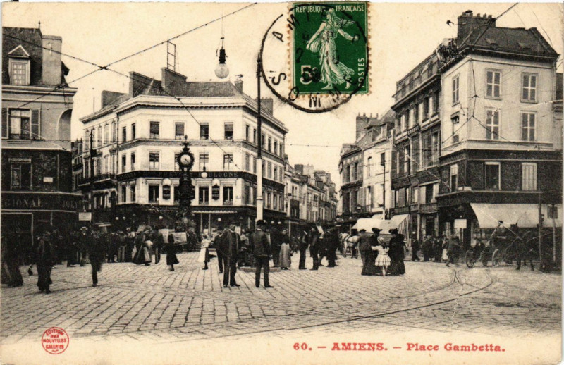 Carte postale ancienne Amiens - Place Gambetta à Amiens