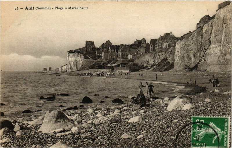 Carte postale ancienne Ault - Plage a Marée haute à Ault