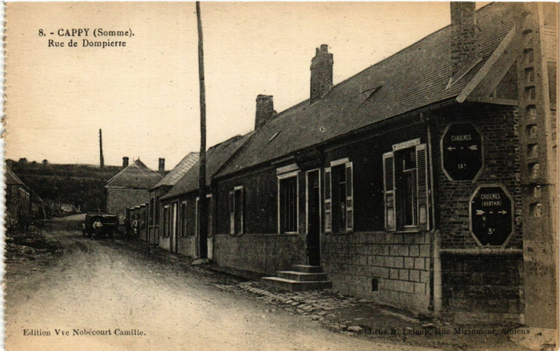 Carte postale ancienne Cappy - Rue de Dampierre à Cappy