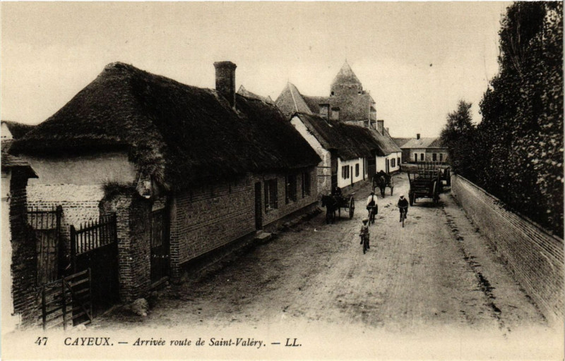 Carte postale ancienne Cayeux - Arrivée route de Saint-Valery à Y
