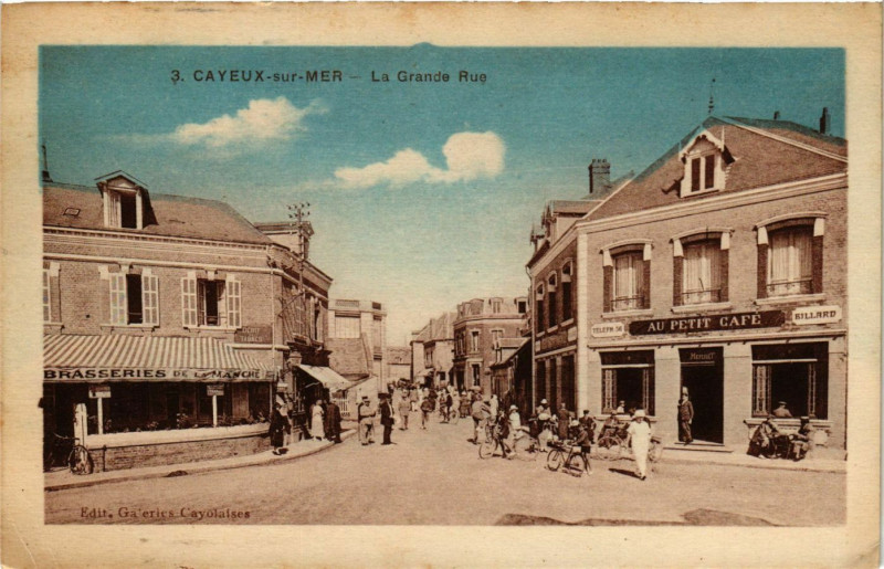 Carte postale ancienne Cayeux-sur-Mer - La Grande Rue à Cayeux-sur-Mer