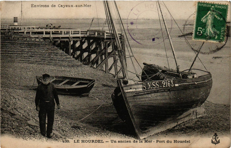 Carte postale ancienne Env. de Cayeux-sur-Mer - Le Hourdel - Un ancien de la Mer à Cayeux-sur-Mer