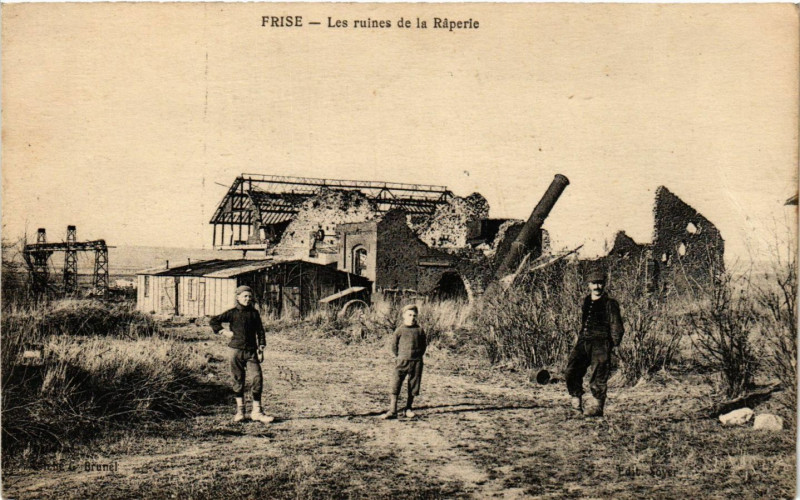 Carte postale ancienne Frise - Les ruines de la Raperte à Frise