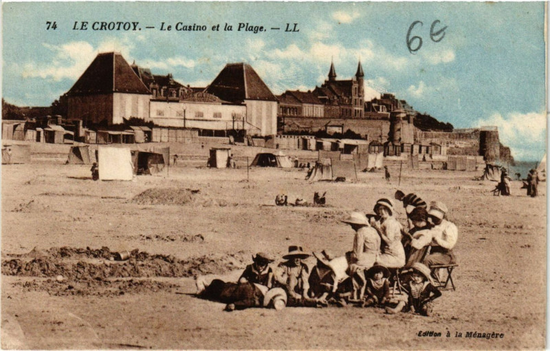 Carte postale ancienne Le Crotoy - Le Casino et la Plage au Crotoy