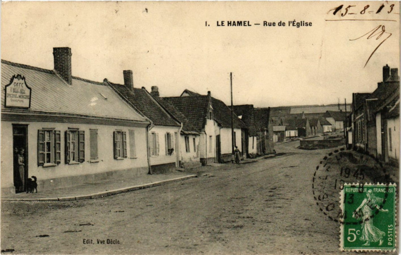 Carte postale ancienne Le Hamel - Rue de l'Eglise au Hamel