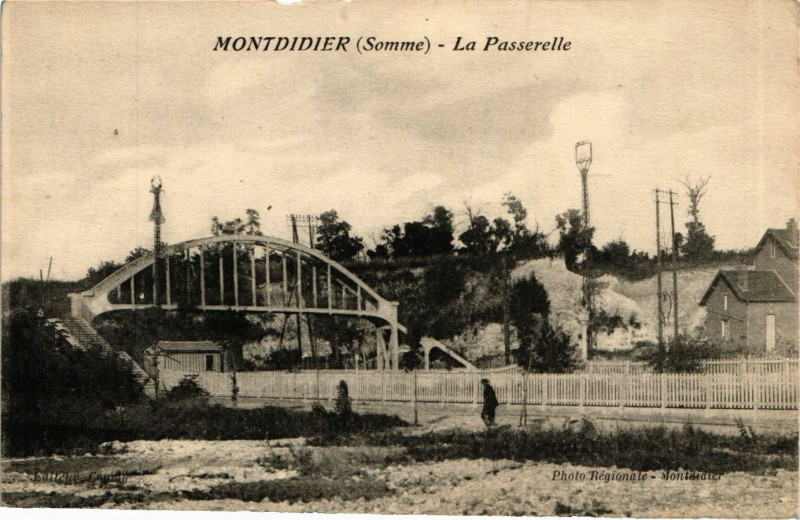 Carte postale ancienne Montdidier - La Passerelle à Montdidier