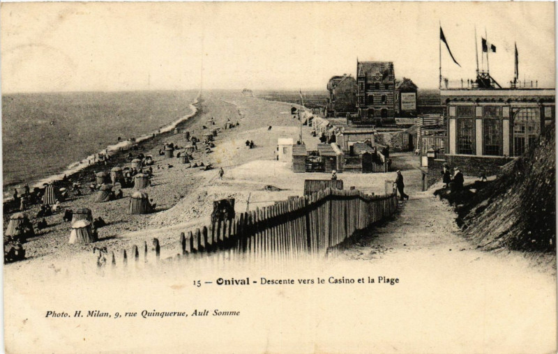 Carte postale ancienne Onival - Descente vers le Casino et la Plage