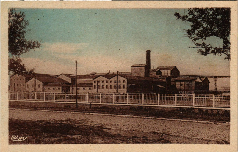 Carte postale ancienne Roye - Usine Lebaudy (route de Peronne) à Roye