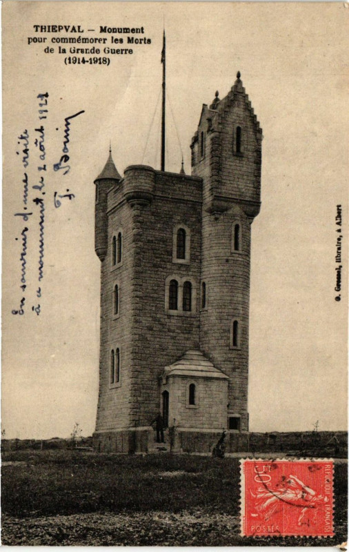 Carte postale ancienne Thiepval - Mon. pour commemorer les Morts de la Grande Guerre à Thiepval