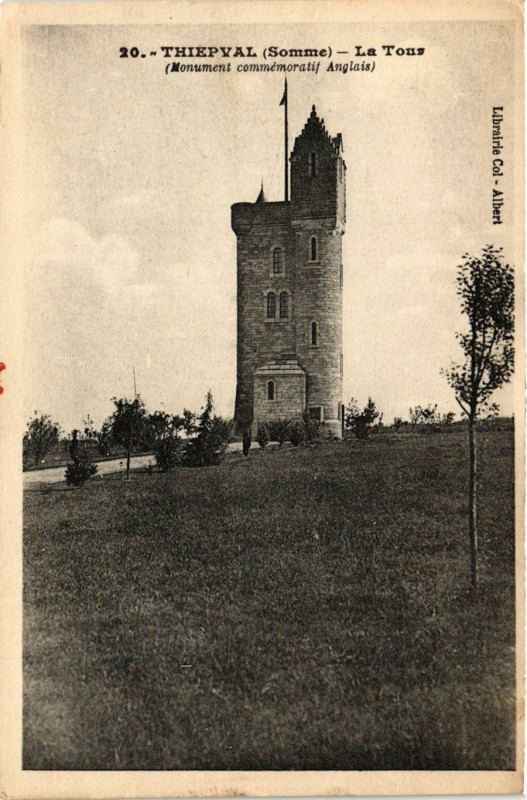 Carte postale ancienne Thyepval - La Tour (Mon. commemoratif Anglais) à Y