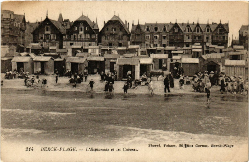 Carte postale ancienne Berck-Plage L'Esplanade et les Cabines à Berck