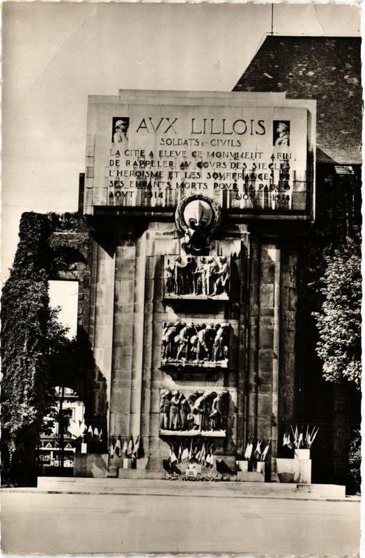 Carte postale ancienne Lille Le Monument aux Morts à Lille