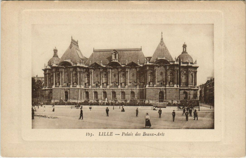 Carte postale ancienne Lille Palais des Beaux Arts à Lille