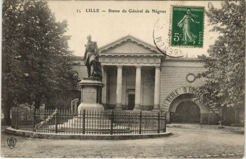 Carte postale ancienne Lille Statue du Général de Négrier à Lille