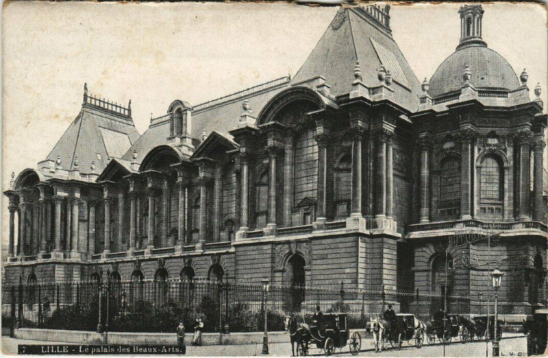 Carte postale ancienne Lille Le Palais des Beaux-Arts à Lille