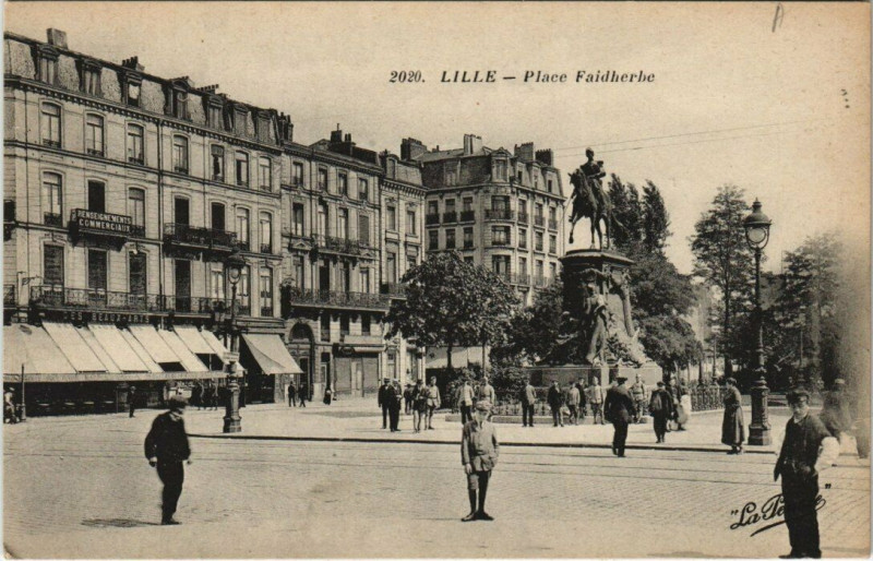 Carte postale ancienne Lille Place Faidherbe à Lille
