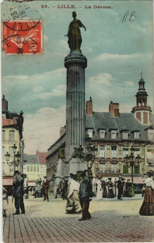 Carte postale ancienne Lille La Déesse à Lille