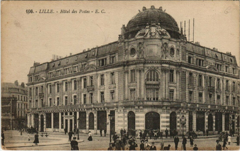 Carte postale ancienne Lille Hotel des Postes à Lille