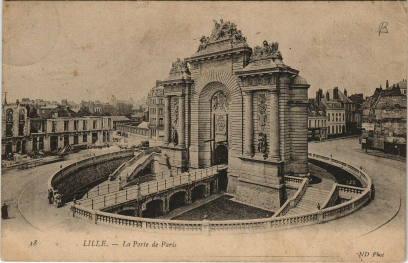 Carte postale ancienne Lille La Porte de Paris à Lille