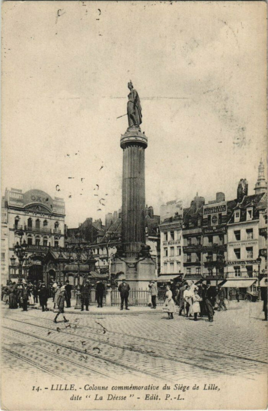 Carte postale ancienne Lille Colonne commémorative du Siege de Lille dite La Déesse à Lille