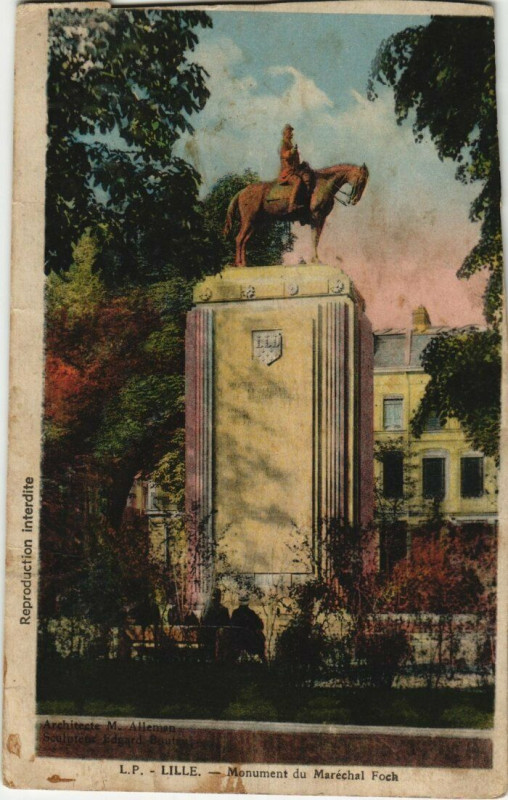 Carte postale ancienne Lille Monument du Maréchal Foch à Lille