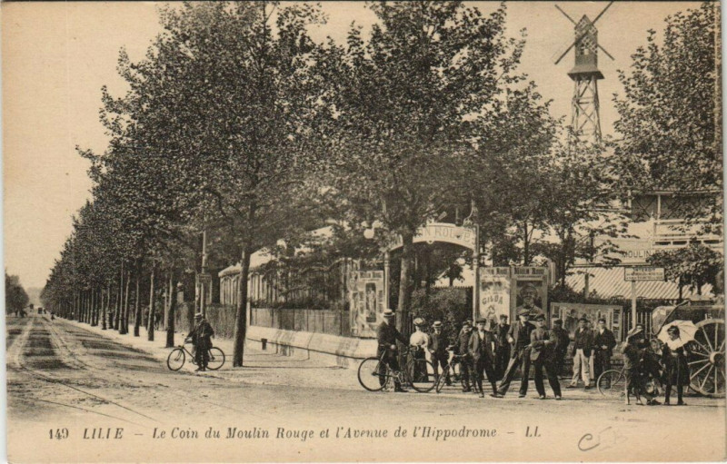 Carte postale ancienne Lille Le Coin du Moulin Rouge et Avenue de l'Hippodrome à Lille